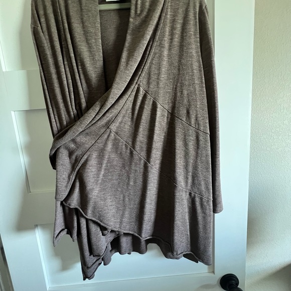 Layered Hem Open Front Sweater - Picture 3 of 4